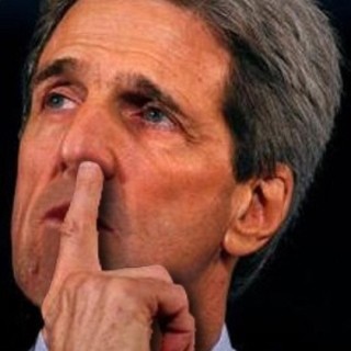 funny John Kerrie, finger in the nose, joke photo, U.S. top politicians, American Beauties