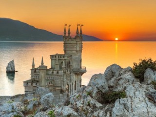 Wolrd Wonders: Swallows Nest, Black Sea, Crimea, Russia, amazing sunset